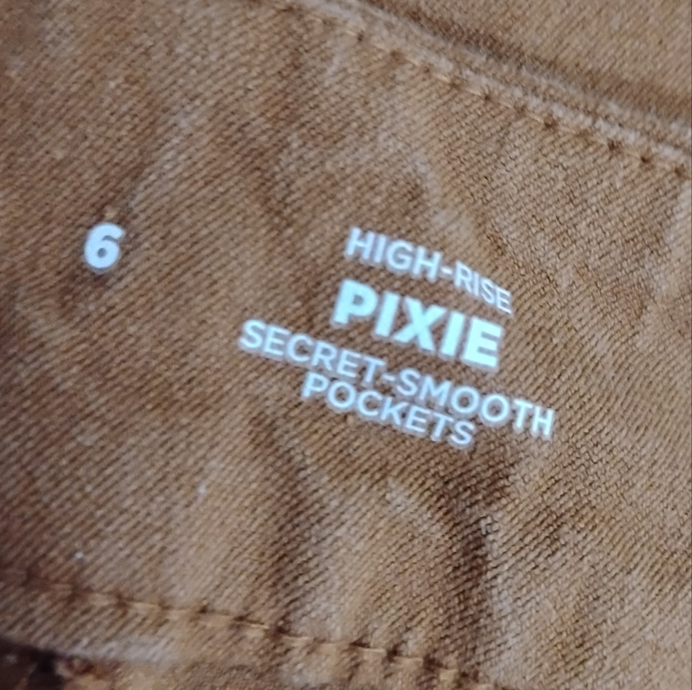 High Rise Pixie Bourbon Pants Old Navy Cropped - image 6